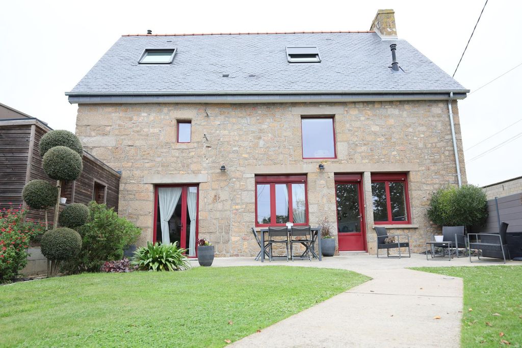 Achat maison à vendre 3 chambres 133 m² - Saint-Hilaire-des-Landes