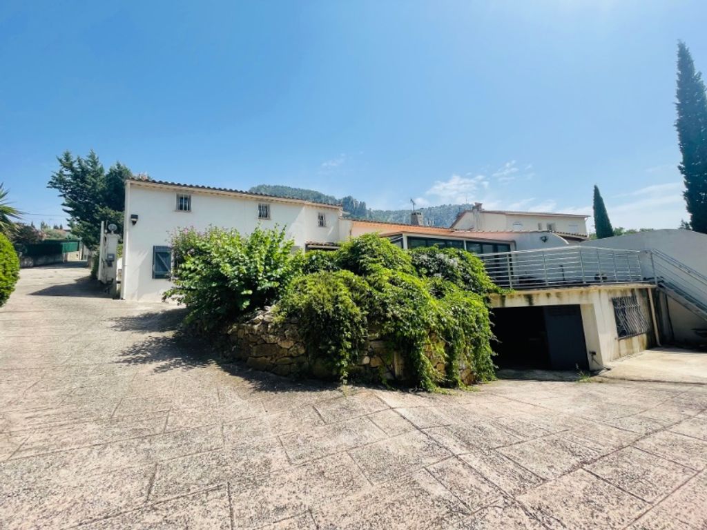 Achat maison à vendre 5 chambres 243 m² - Toulon