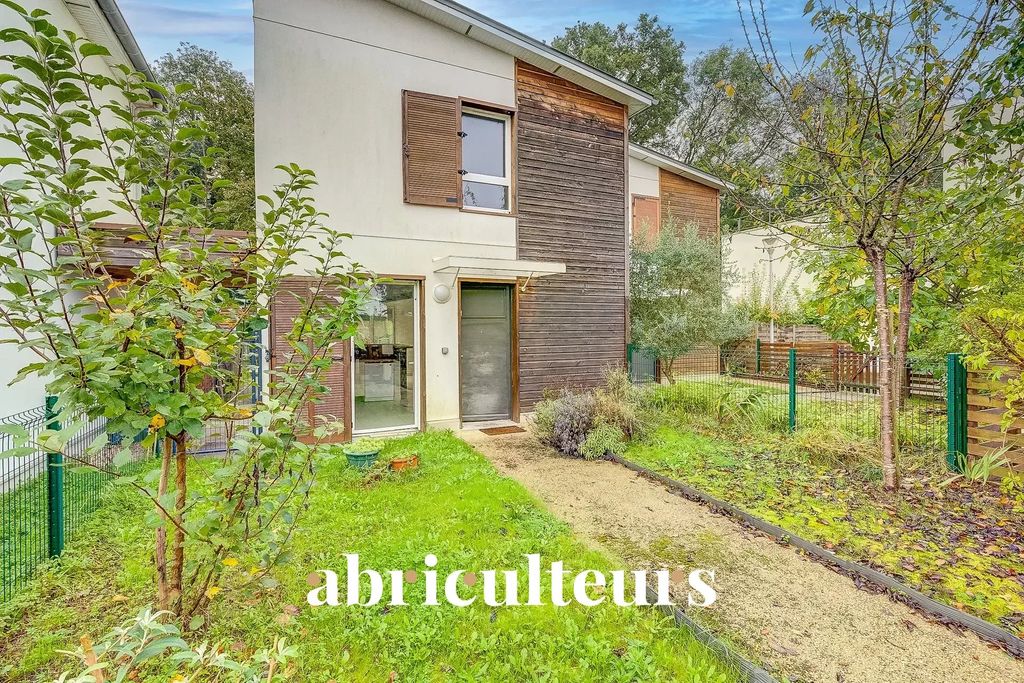 Achat maison à vendre 3 chambres 82 m² - Sainte-Geneviève-des-Bois