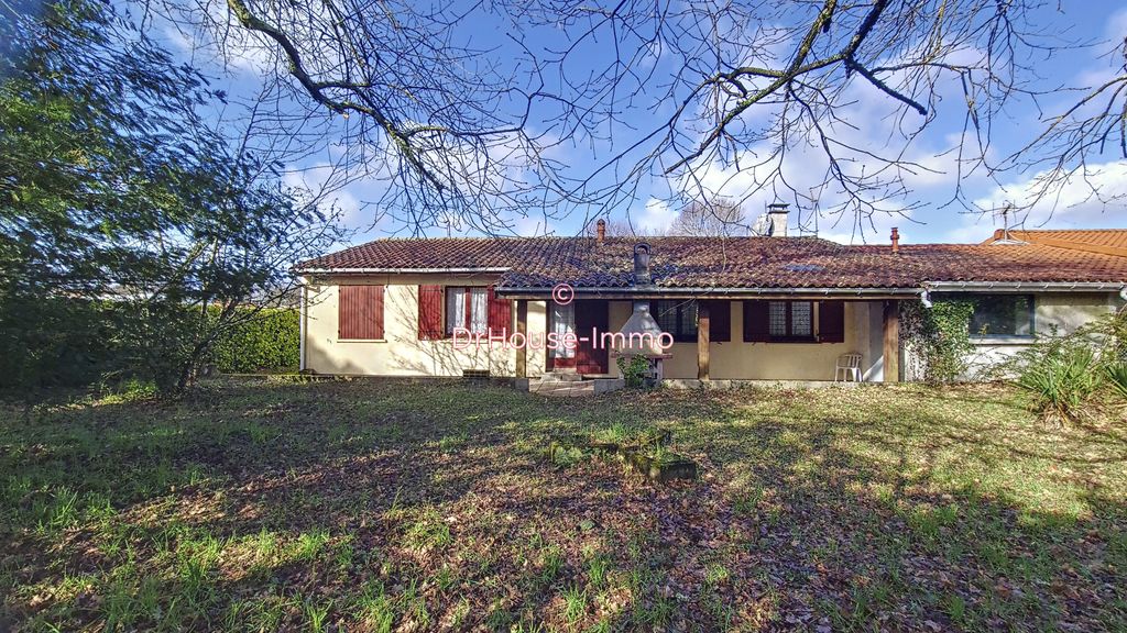 Achat maison à vendre 4 chambres 115 m² - Saint-Aubin-de-Médoc