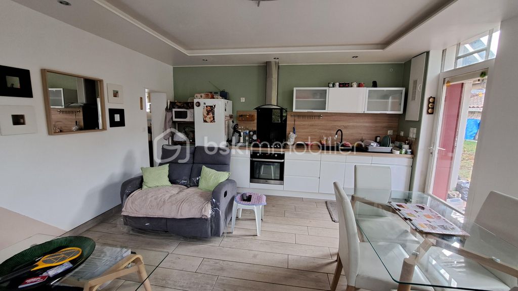 Achat maison à vendre 1 chambre 57 m² - Ménesplet