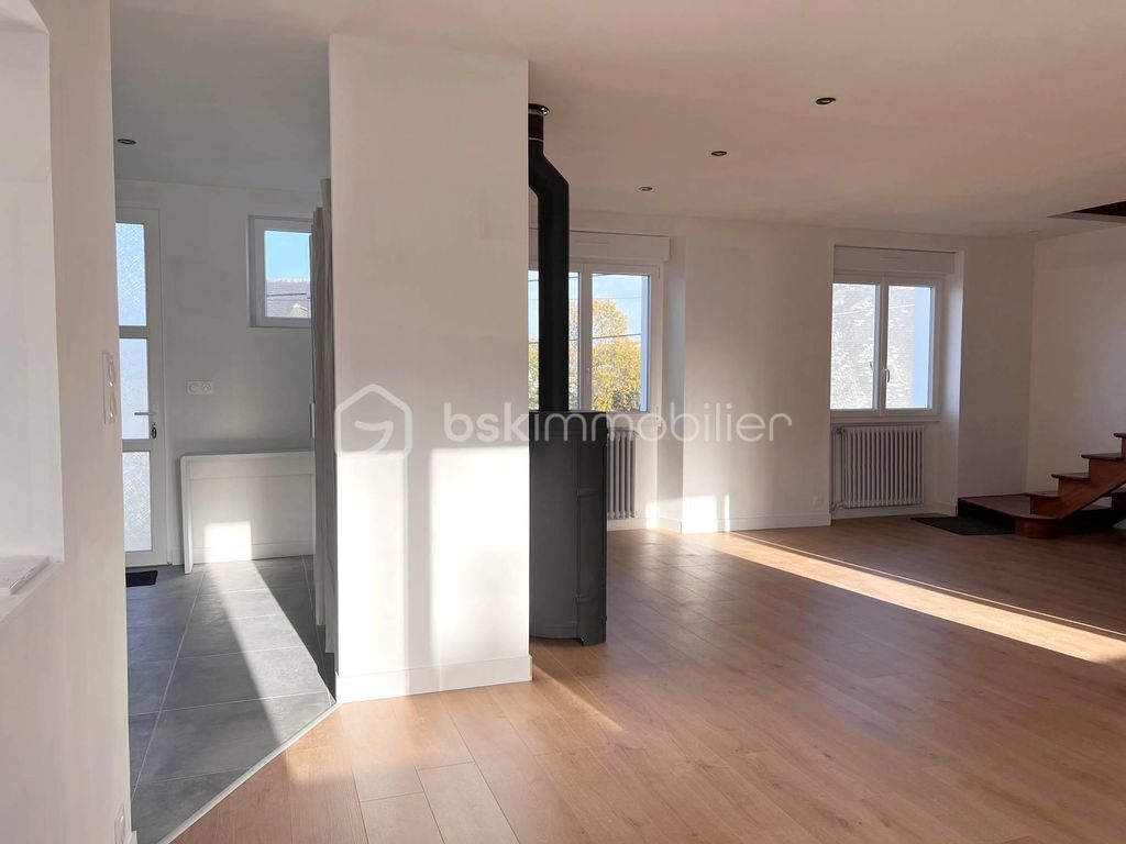 Achat maison à vendre 5 chambres 137 m² - Châteaulin