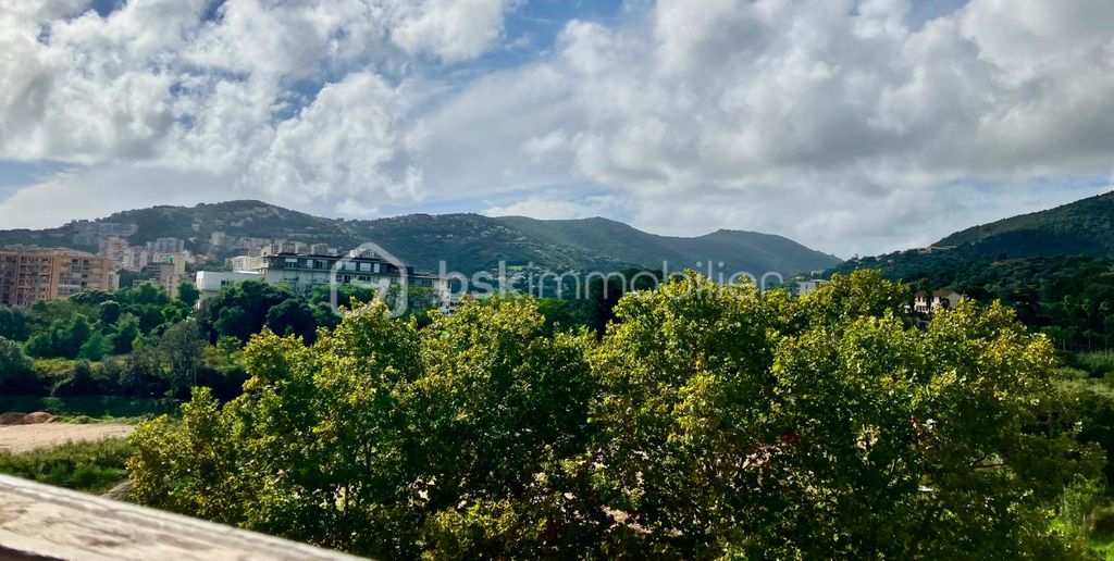 Achat appartement à vendre 3 pièces 75 m² - Ajaccio