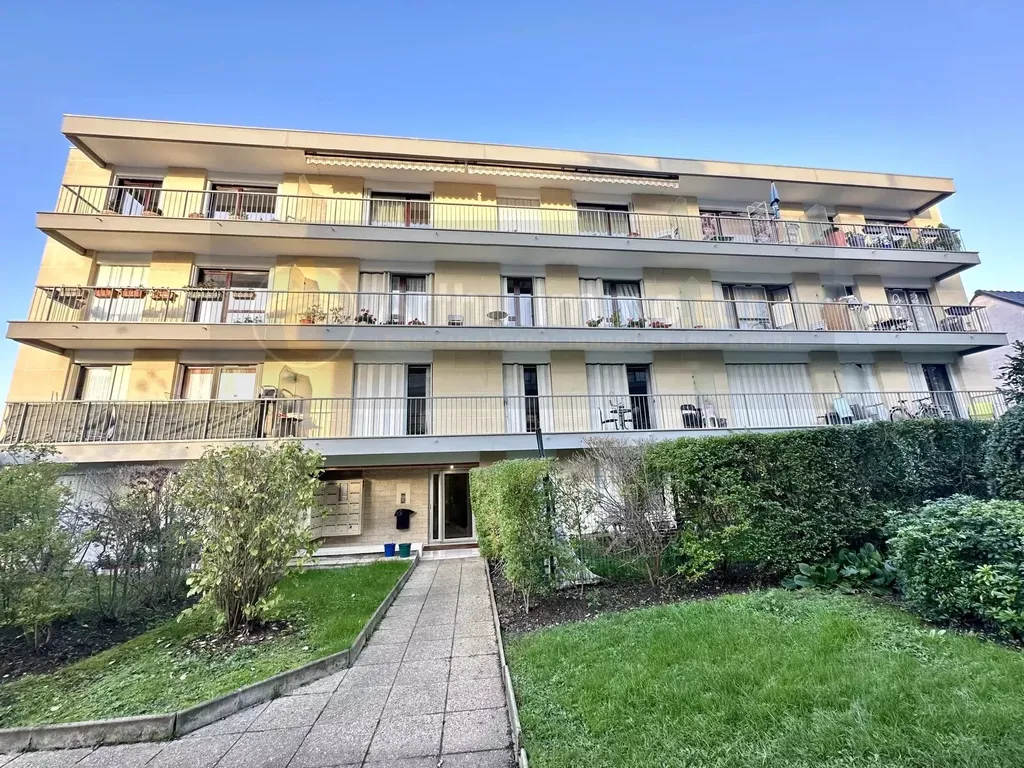 Achat appartement à vendre 3 pièces 63 m² - Livry-Gargan