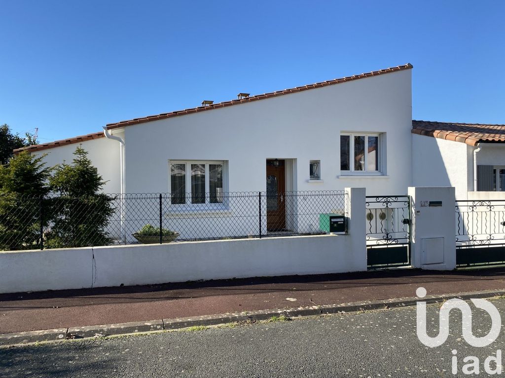 Achat maison à vendre 2 chambres 85 m² - Royan