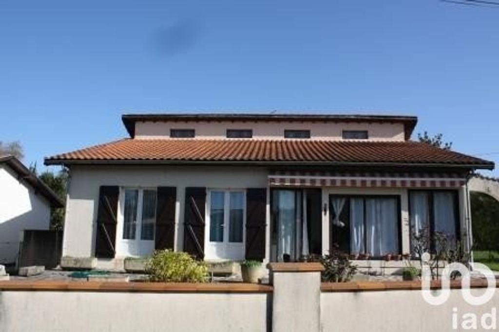 Achat maison à vendre 6 chambres 151 m² - Sainte-Eulalie