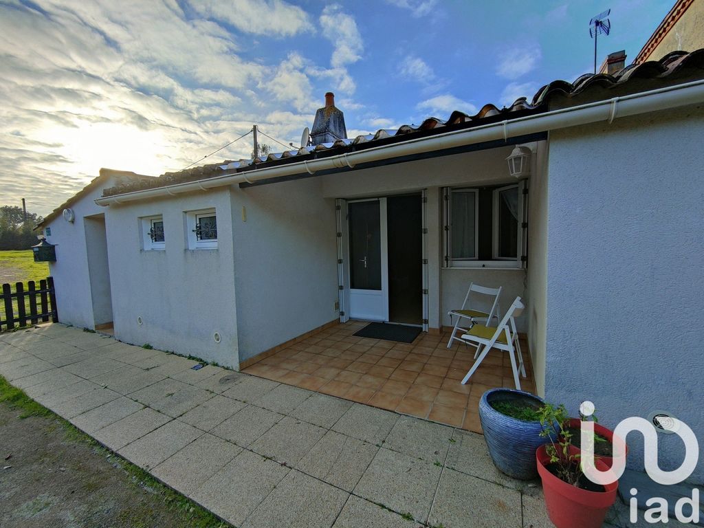 Achat maison à vendre 2 chambres 53 m² - Grosbreuil