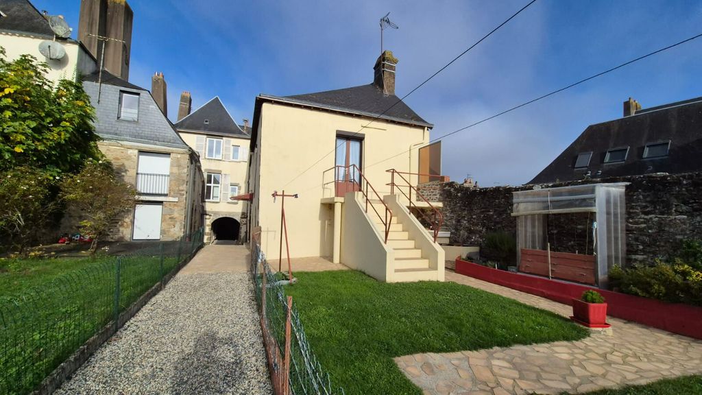 Achat maison à vendre 2 chambres 81 m² - Mayenne