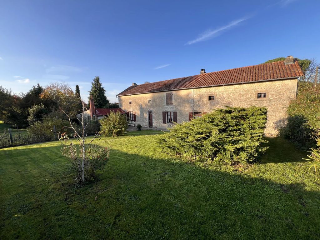 Achat maison à vendre 3 chambres 145 m² - Bioussac