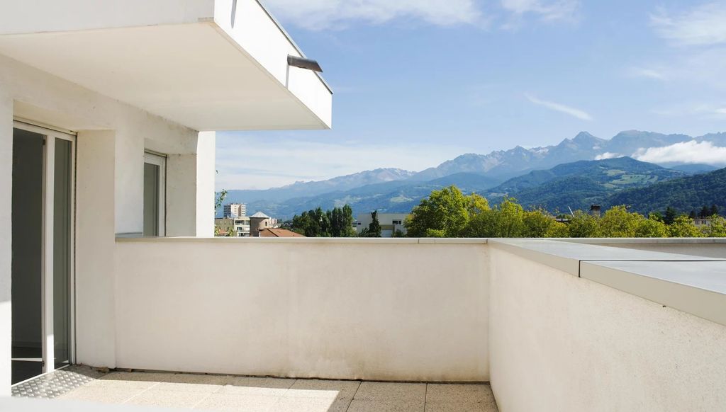 Achat appartement à vendre 3 pièces 64 m² - Grenoble