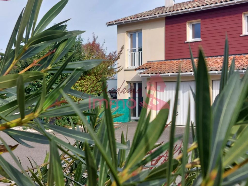 Achat maison à vendre 3 chambres 79 m² - Bénesse-Maremne