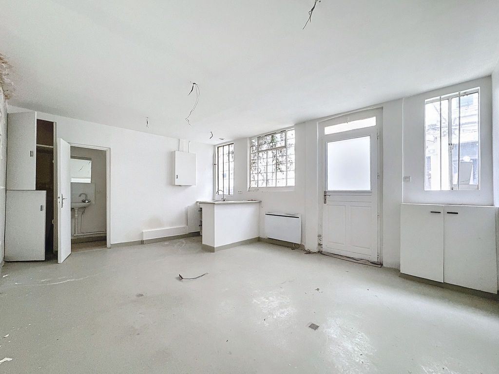 Achat appartement à vendre 2 pièces 31 m² - Paris 18ème arrondissement