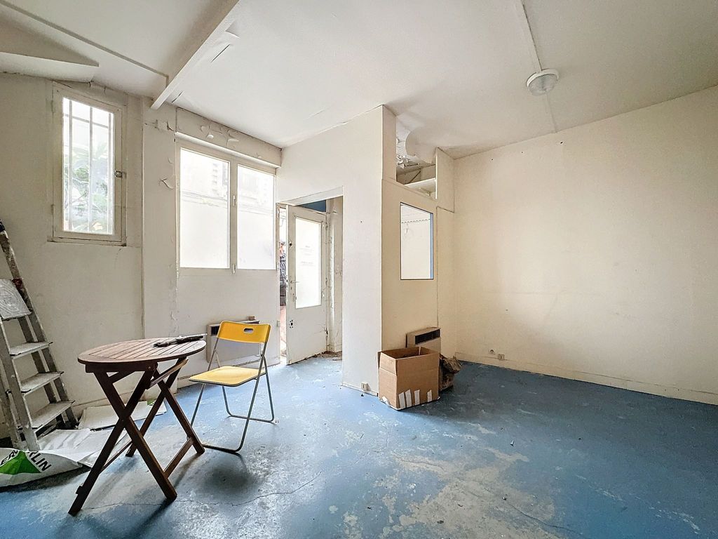 Achat studio à vendre 18 m² - Paris 18ème arrondissement