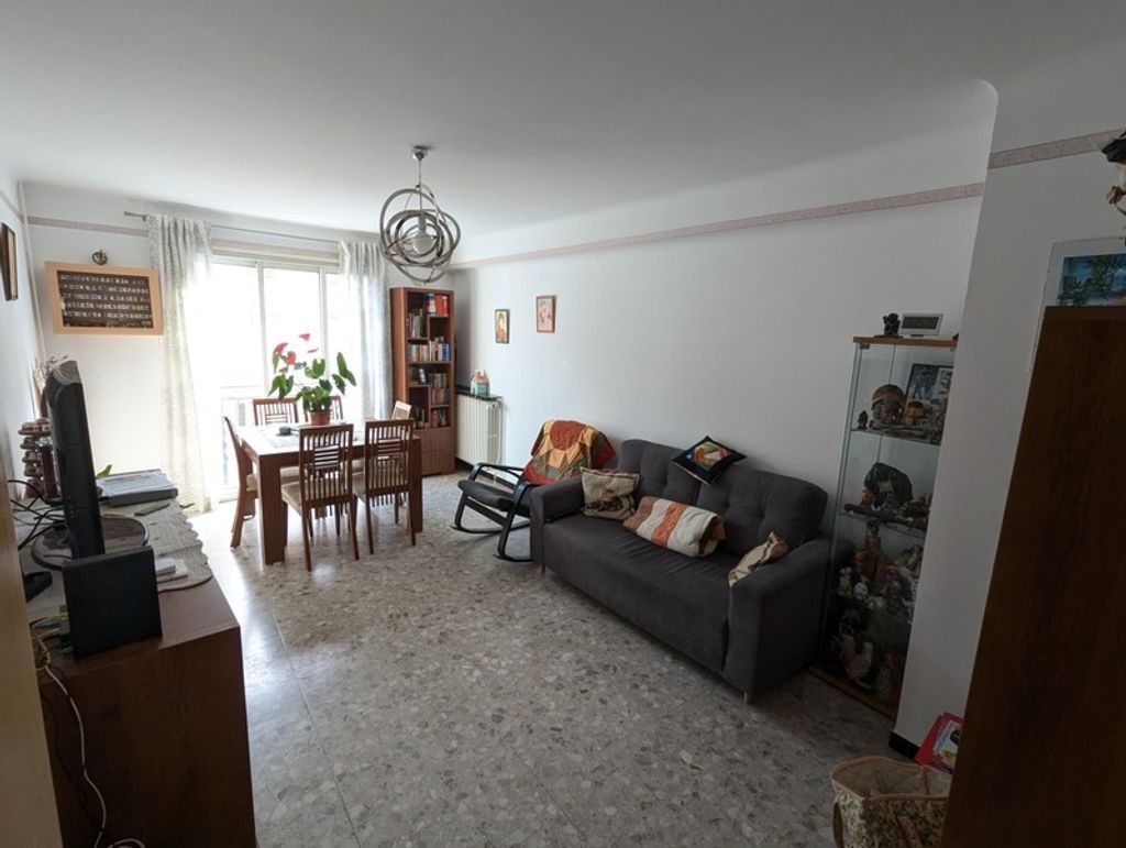 Achat appartement à vendre 3 pièces 66 m² - Velaux