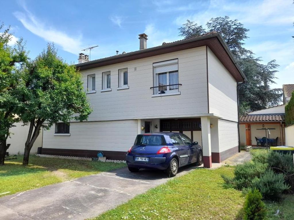 Achat maison à vendre 3 chambres 66 m² - Décines-Charpieu