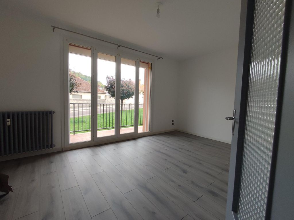 Achat appartement à vendre 4 pièces 76 m² - Poligny