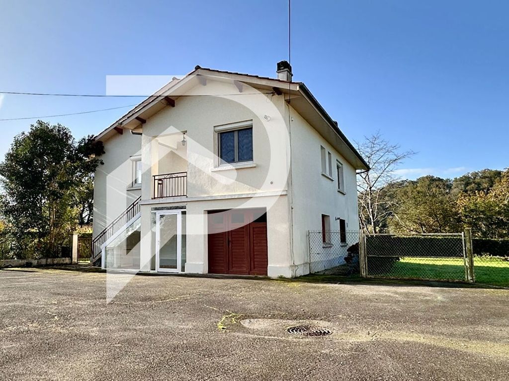 Achat maison à vendre 6 chambres 178 m² - Oloron-Sainte-Marie