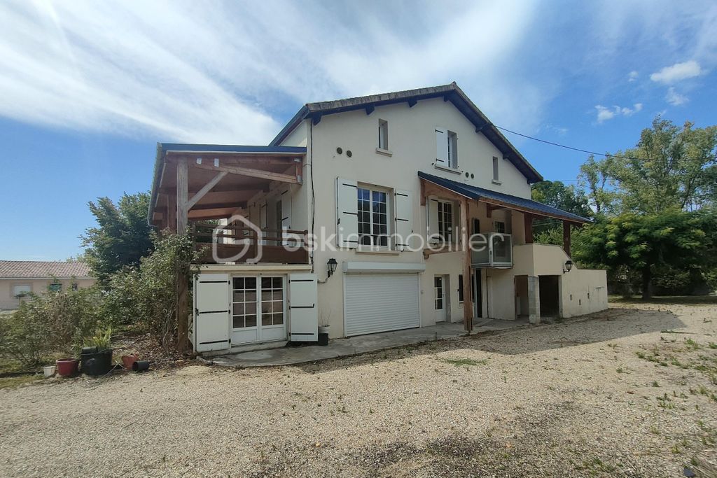 Achat maison à vendre 7 chambres 240 m² - Montcaret