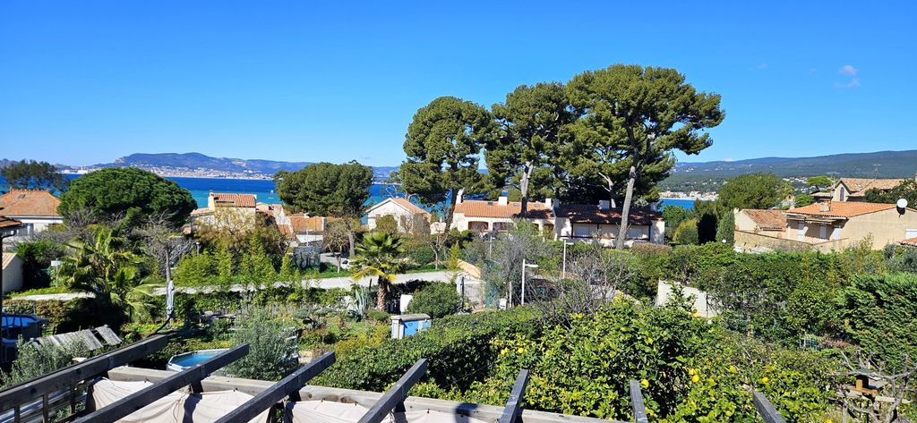 Achat appartement à vendre 3 pièces 72 m² - Saint-Cyr-sur-Mer