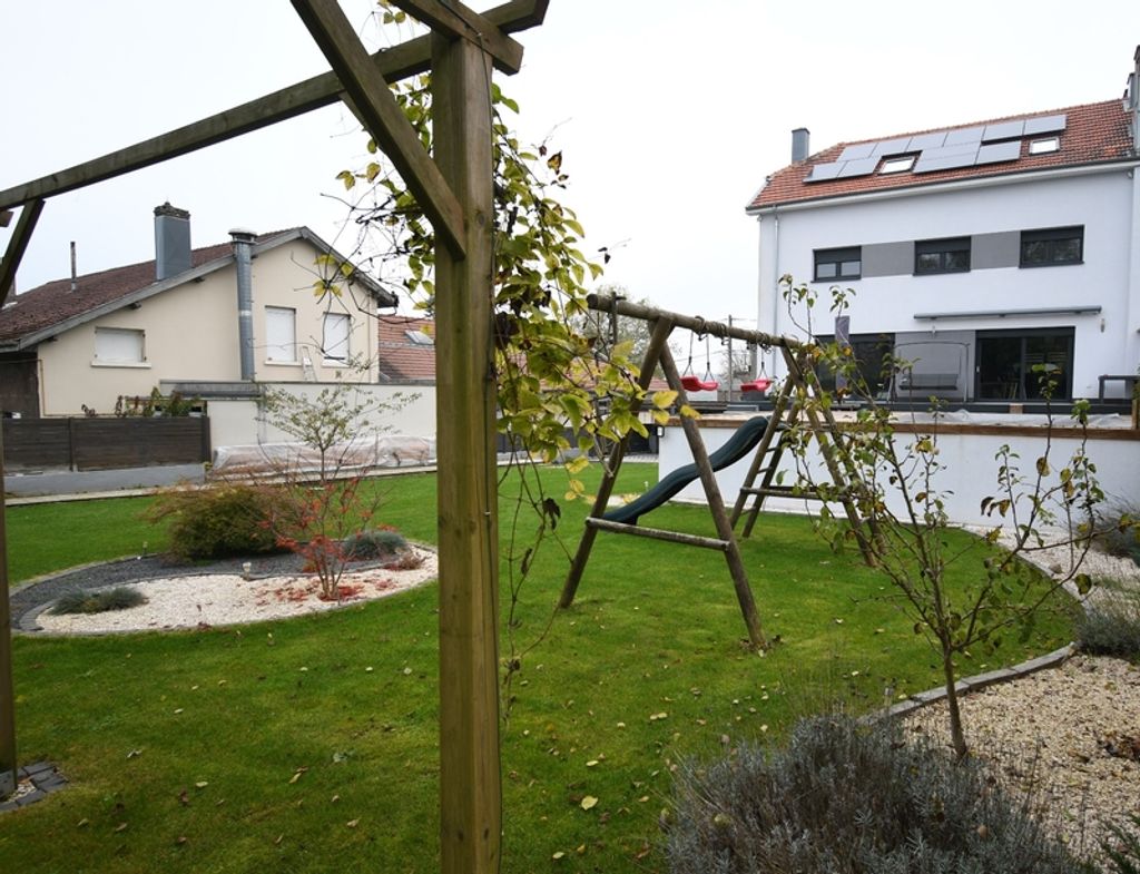 Achat maison à vendre 5 chambres 200 m² - Hussigny-Godbrange