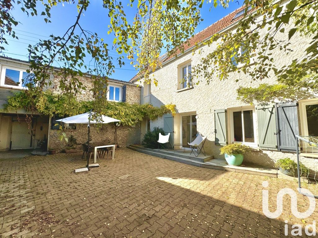 Achat maison à vendre 5 chambres 216 m² - Leuville-sur-Orge