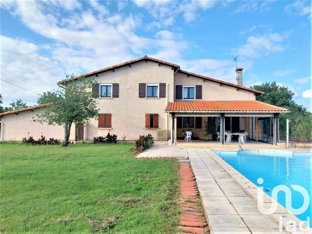 Achat maison à vendre 5 chambres 207 m² - Castelsarrasin