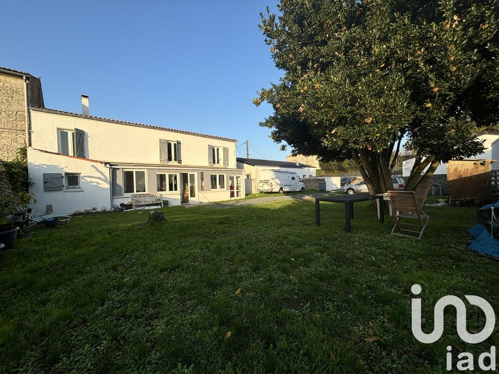 Achat maison à vendre 3 chambres 140 m² - Tonnay-Charente