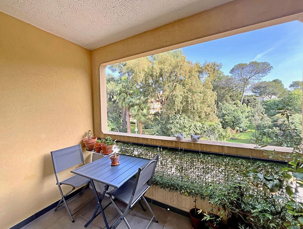 Achat appartement à vendre 2 pièces 30 m² - Saint-Raphaël