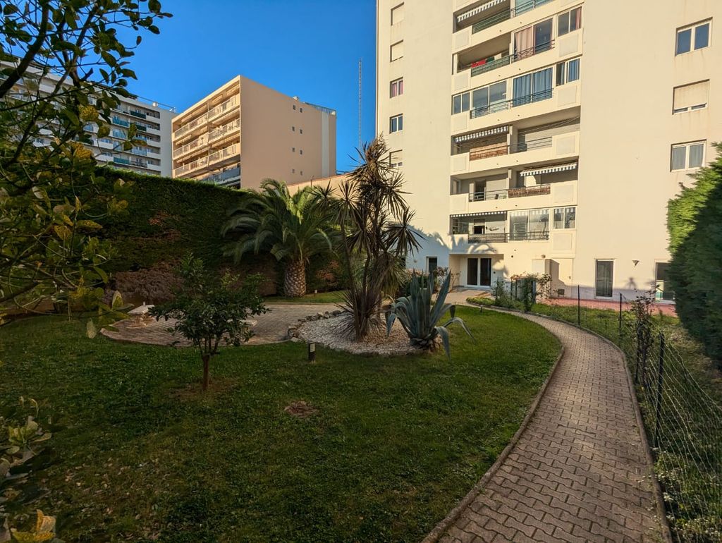 Achat appartement à vendre 3 pièces 72 m² - Toulon