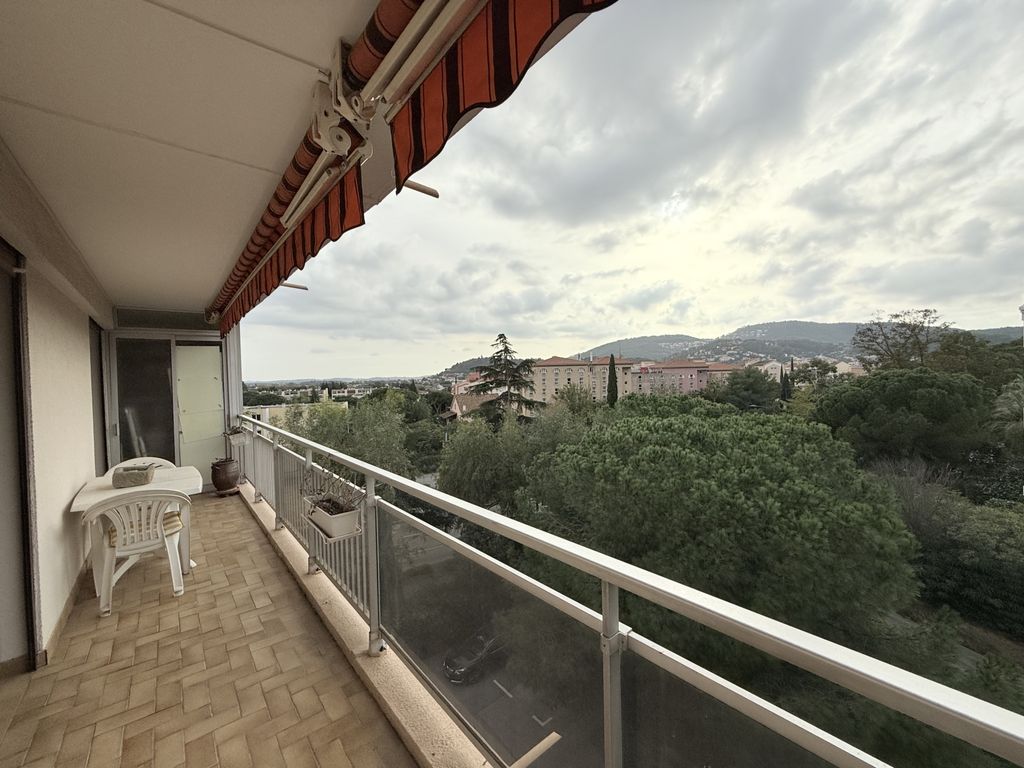 Achat appartement à vendre 4 pièces 83 m² - Hyères