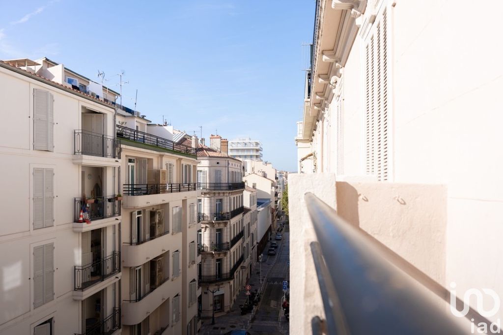 Achat appartement à vendre 3 pièces 64 m² - Toulon