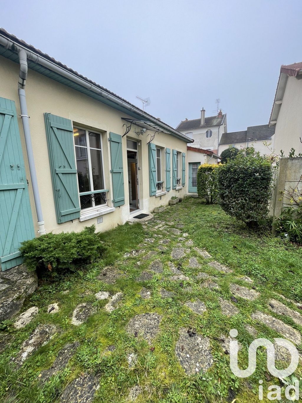 Achat maison à vendre 2 chambres 64 m² - Versailles