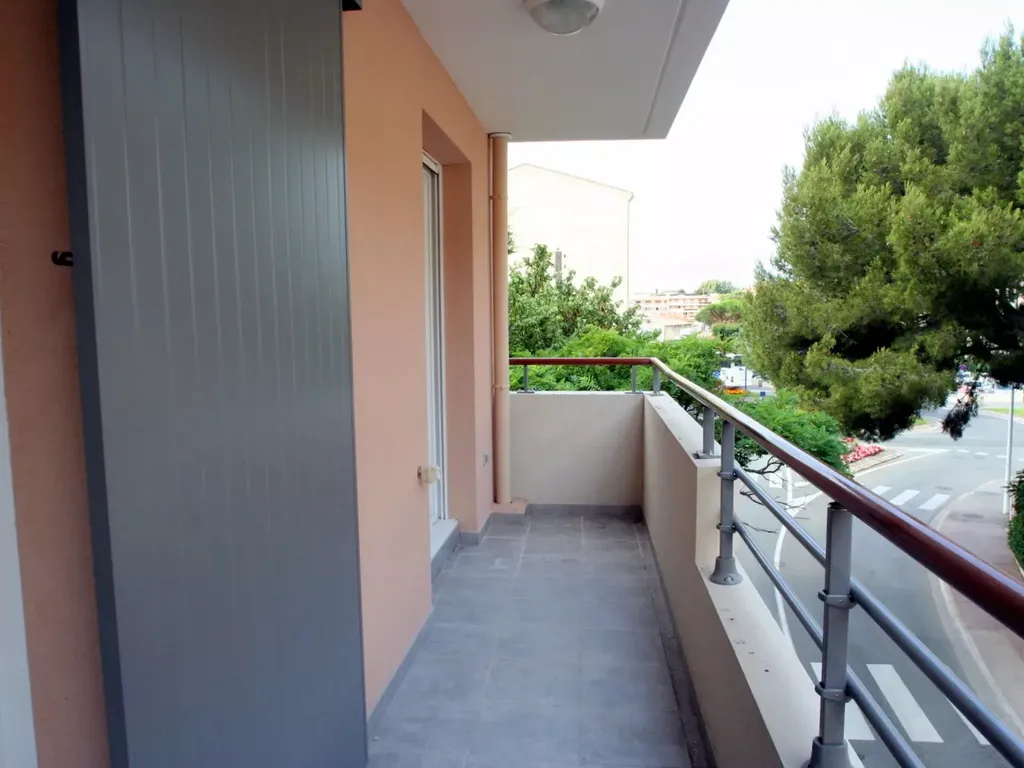 Achat appartement à vendre 2 pièces 53 m² - Sainte-Maxime