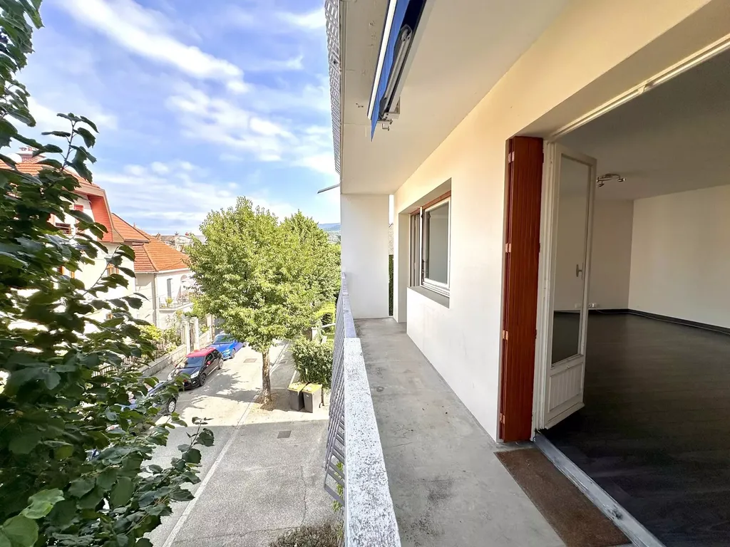 Achat appartement à vendre 2 pièces 52 m² - Aix-les-Bains