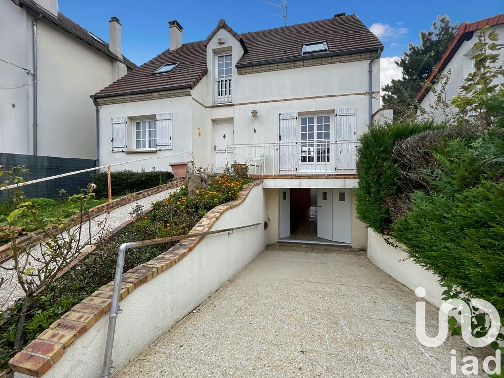 Achat maison à vendre 5 chambres 150 m² - Montfermeil