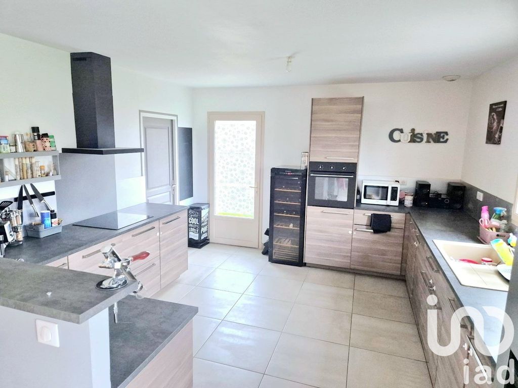 Achat maison à vendre 5 chambres 162 m² - Saint-Benoît-sur-Loire