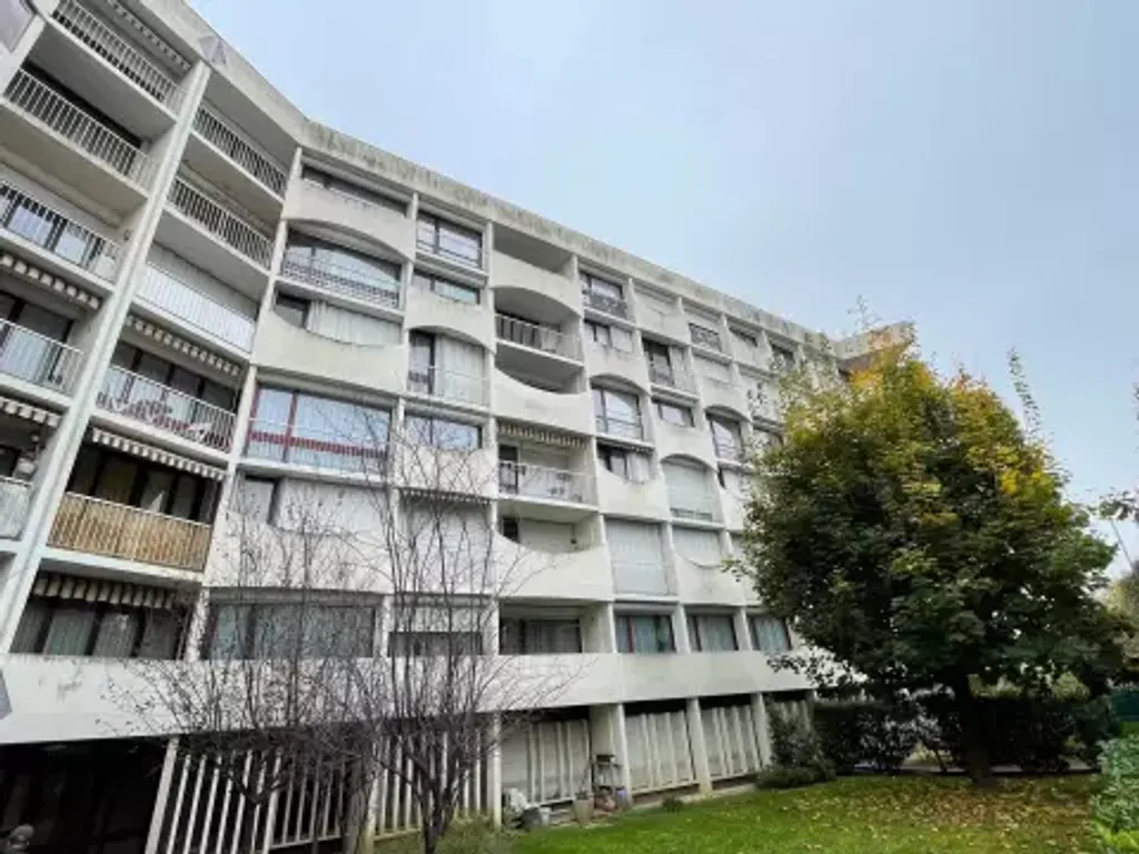 Achat appartement à vendre 3 pièces 63 m² - Chelles