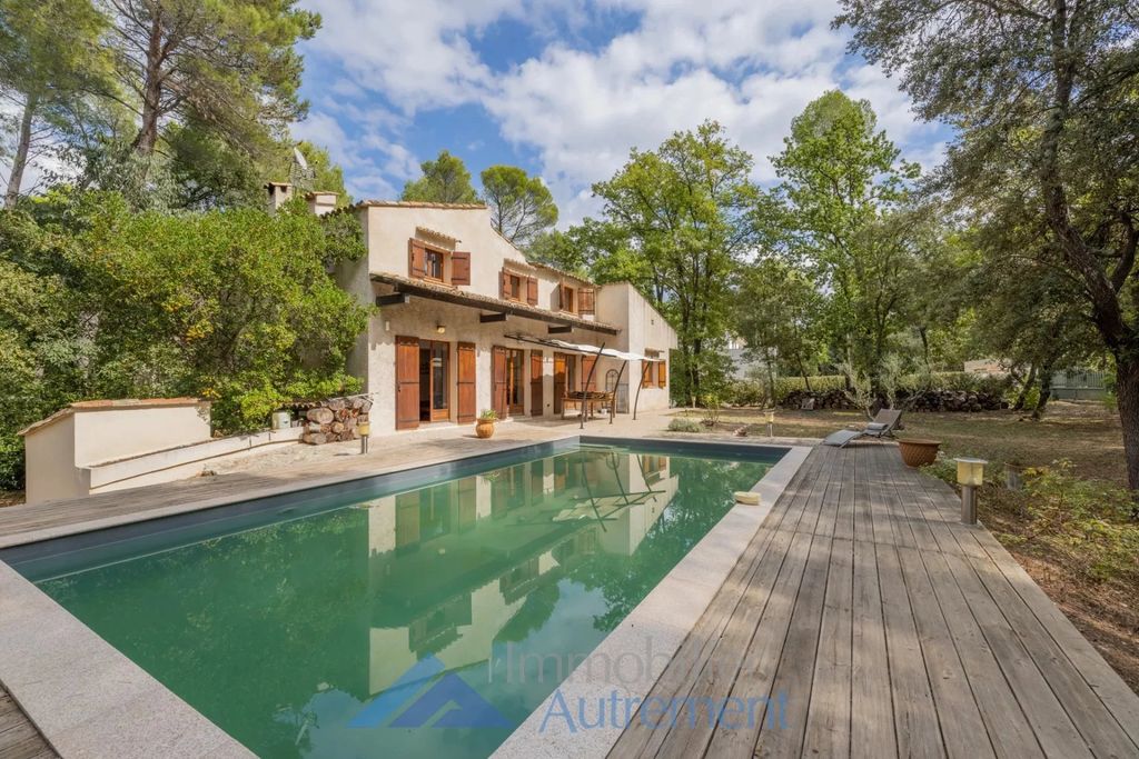 Achat maison à vendre 4 chambres 240 m² - Aix-en-Provence