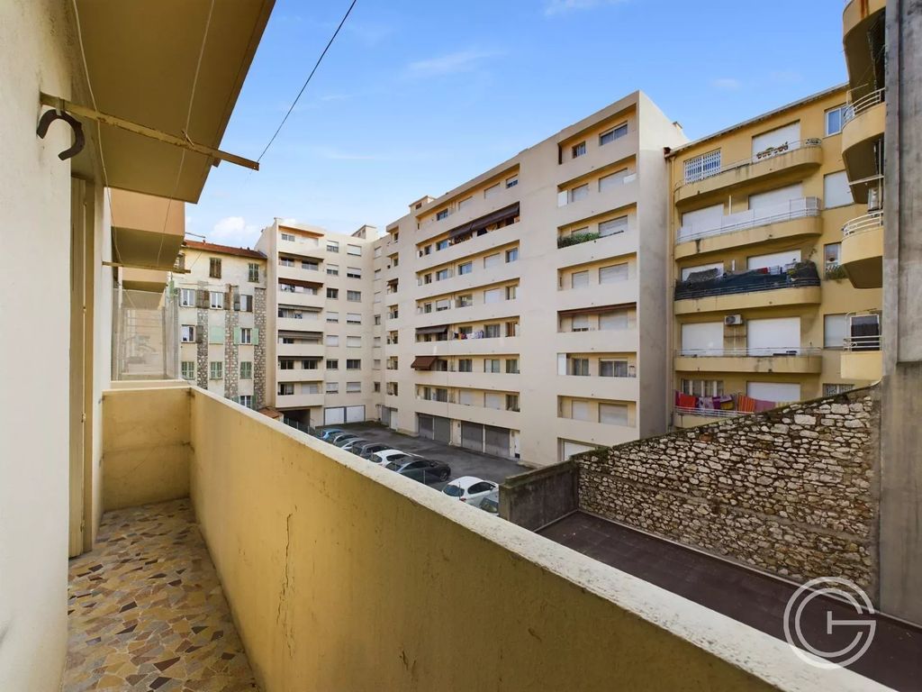 Achat appartement à vendre 3 pièces 62 m² - Nice