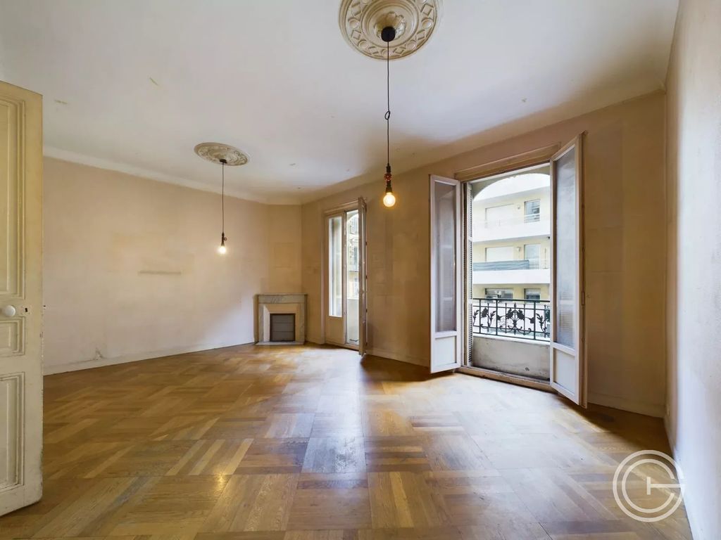 Achat appartement à vendre 3 pièces 69 m² - Nice