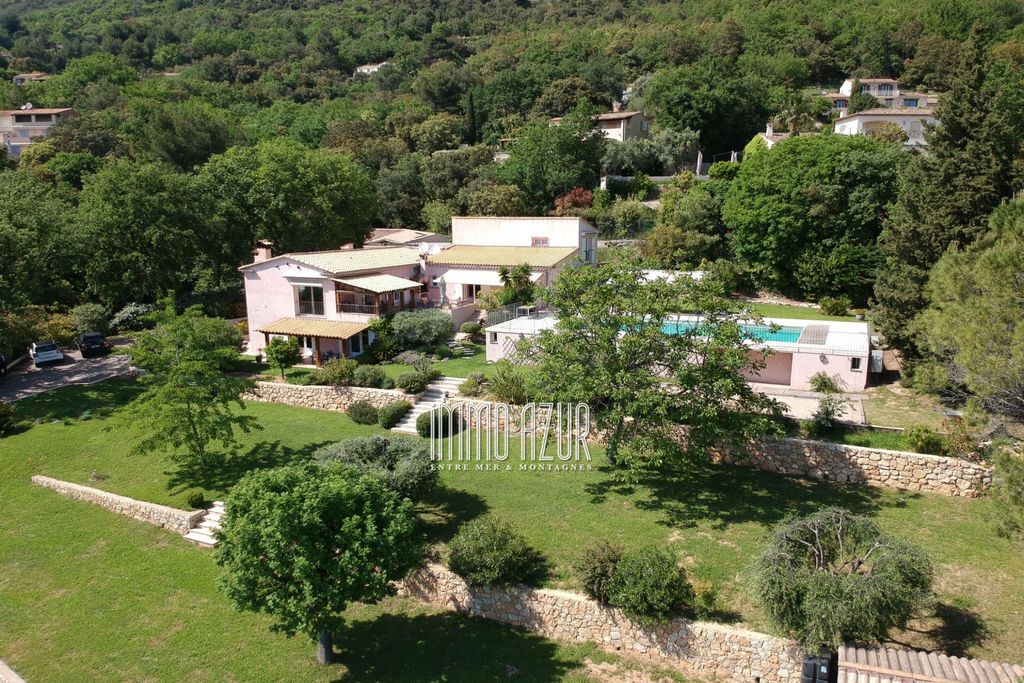 Achat maison à vendre 5 chambres 248 m² - Tourrettes-sur-Loup