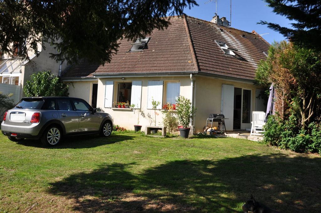 Achat maison à vendre 2 chambres 70 m² - Lapalisse