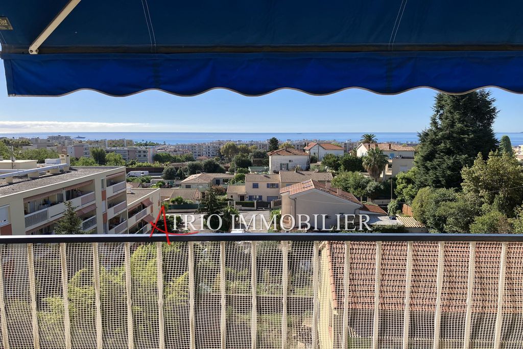 Achat appartement à vendre 3 pièces 64 m² - Cagnes-sur-Mer