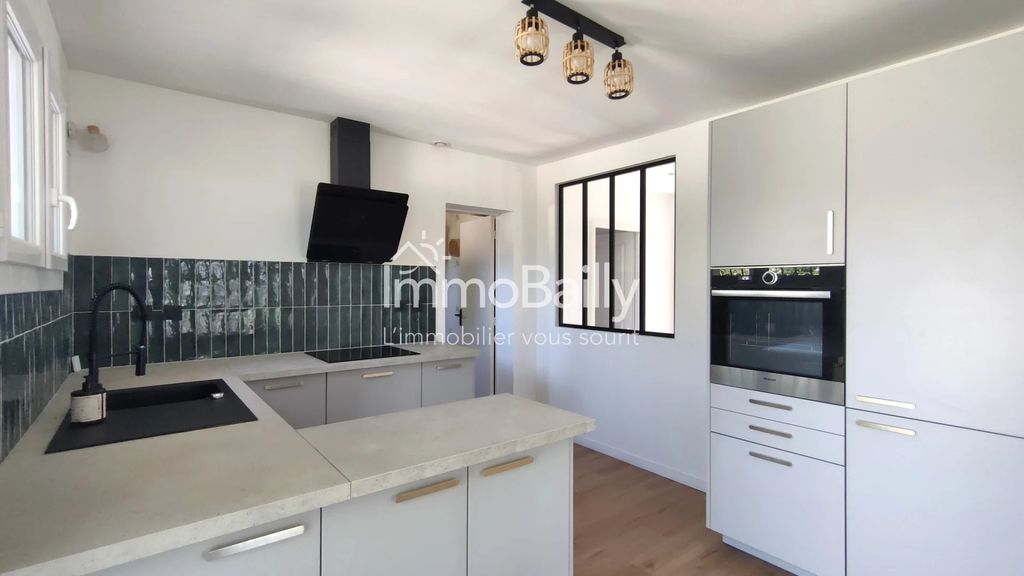 Achat maison à vendre 4 chambres 123 m² - Léognan