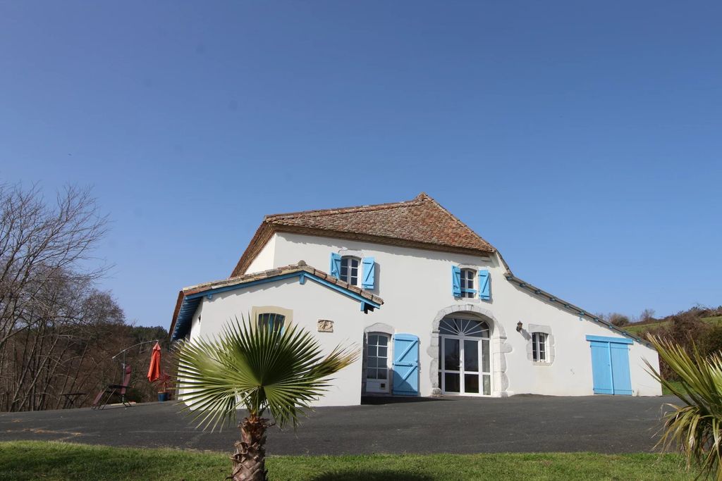 Achat maison à vendre 4 chambres 210 m² - Salies-de-Béarn