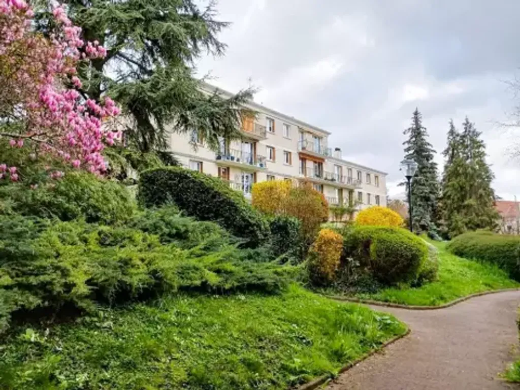 Achat appartement à vendre 2 pièces 45 m² - Le Raincy