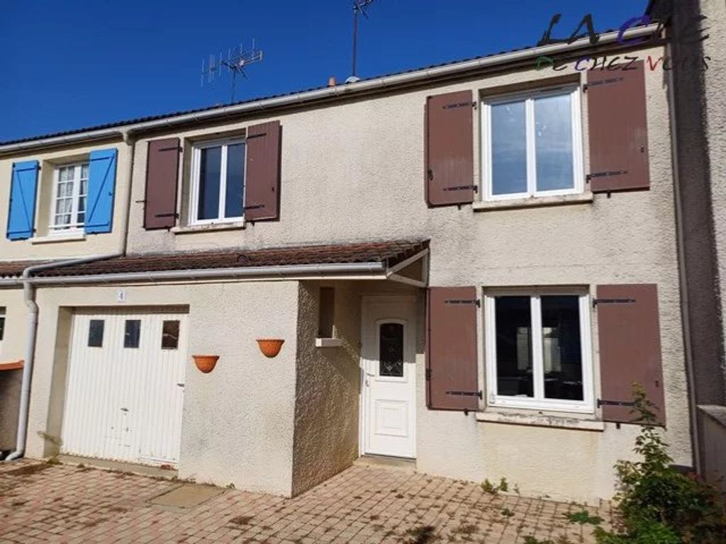 Achat maison à vendre 3 chambres 111 m² - Fontenay-le-Comte