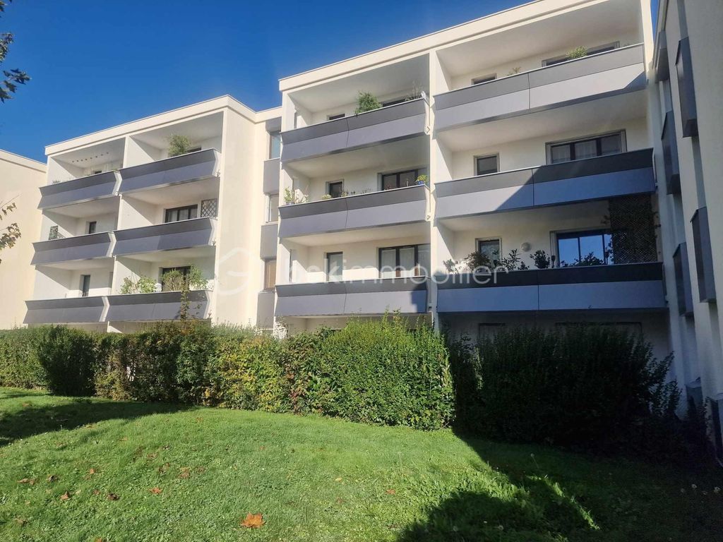 Achat appartement à vendre 4 pièces 84 m² - Montigny-le-Bretonneux