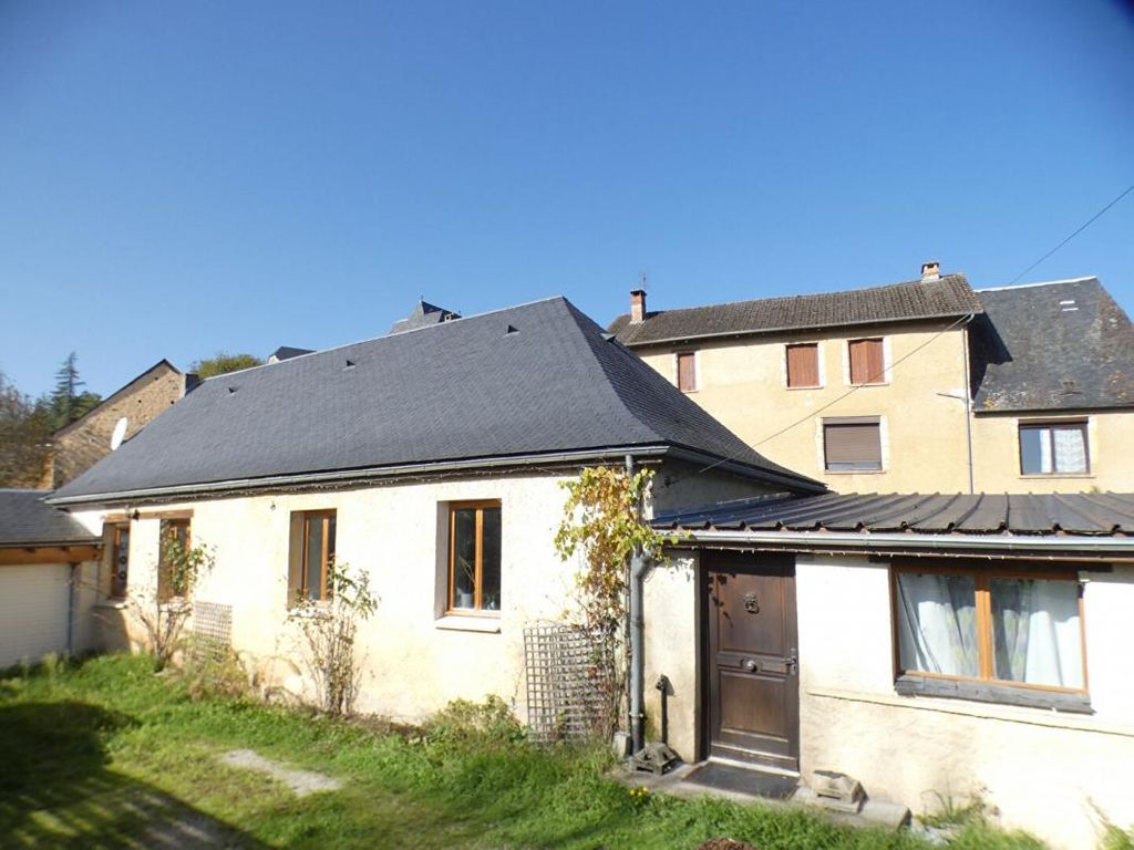 Achat maison à vendre 3 chambres 110 m² - Saint-Amand-de-Coly