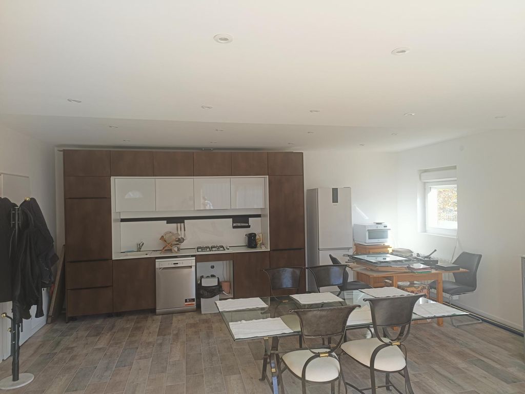 Achat maison à vendre 3 chambres 115 m² - Montréal-la-Cluse